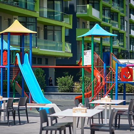 Rainbow Sea View Apartment Spa N Pool Resort - Parking Mamaia Eksteriør bilde