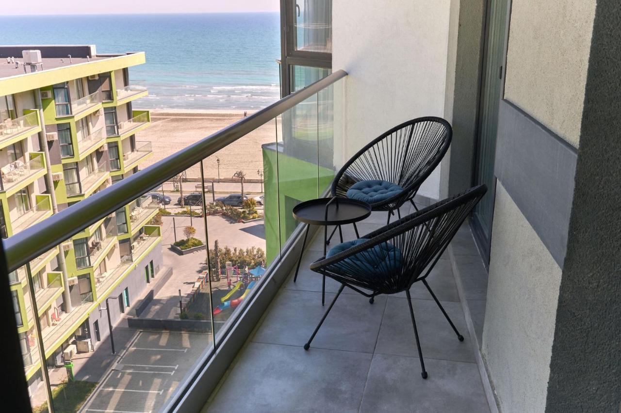 Rainbow Sea View Apartment Spa N Pool Resort - Parking Mamaia Eksteriør bilde