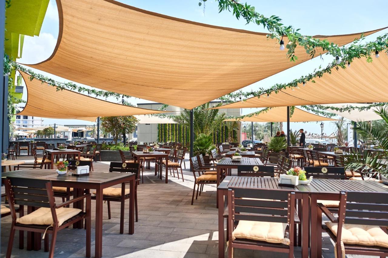Rainbow Sea View Apartment Spa N Pool Resort - Parking Mamaia Eksteriør bilde